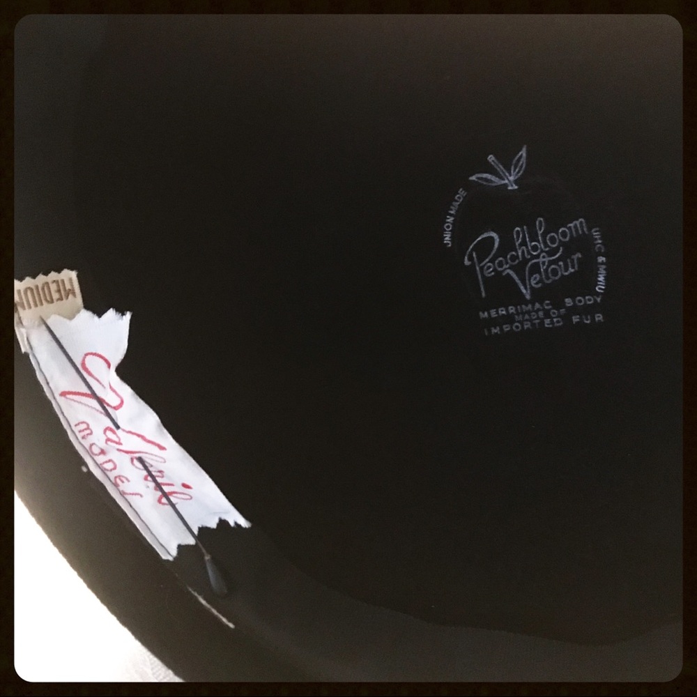 🎩 💕1950’s DARLING BLACK HAT!!🌷⭐️ - Picture 7 of 8